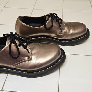 Dr. Martens Rose Oxfords